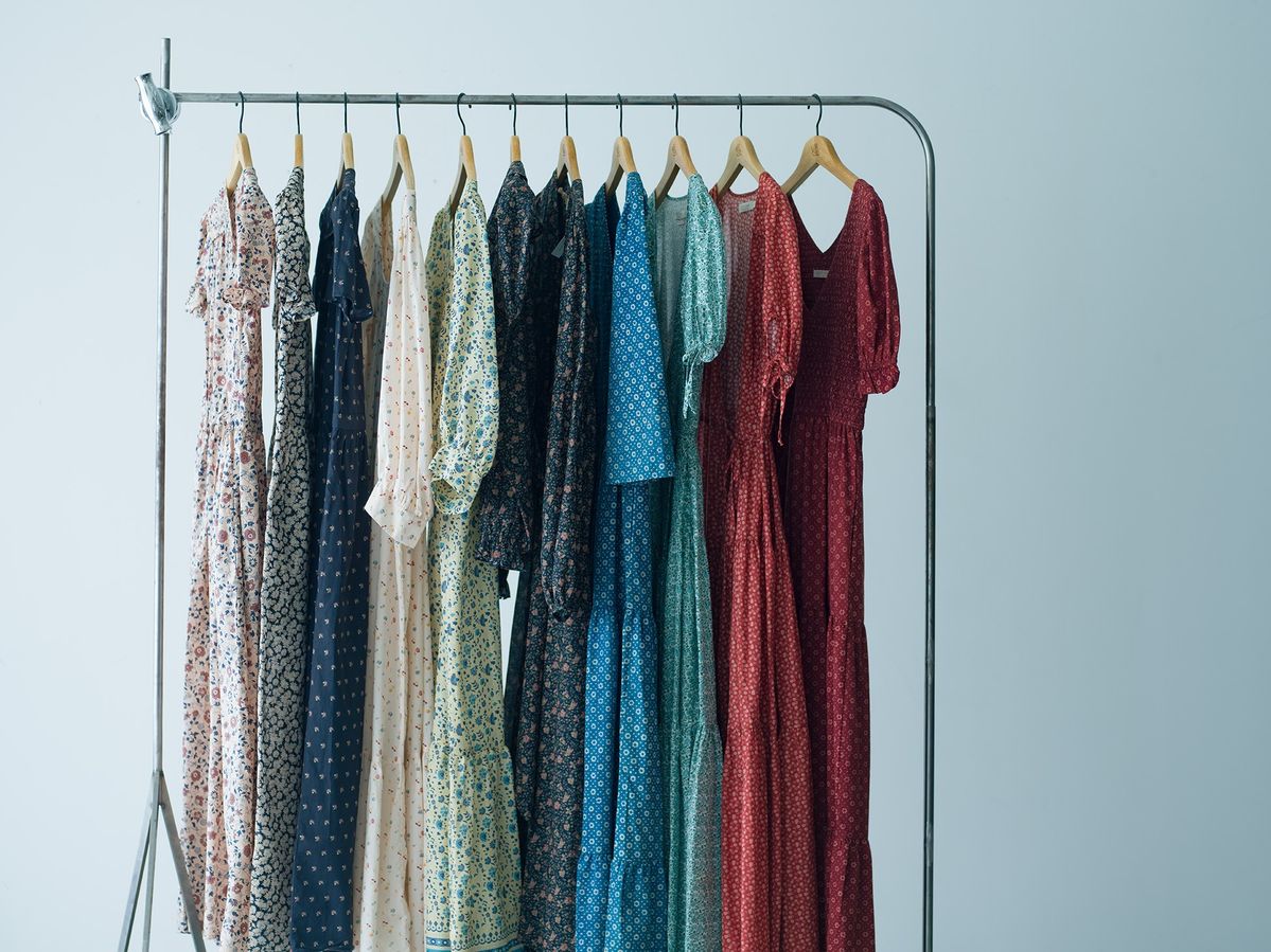 ラックにかけられたChristy Dawnのドレス