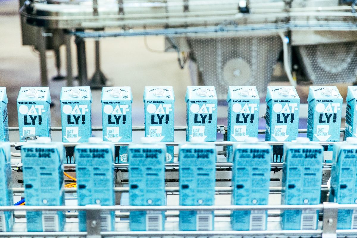 スウェーデン発のオーツミルク「OATLY（オートリ―）」製造風景