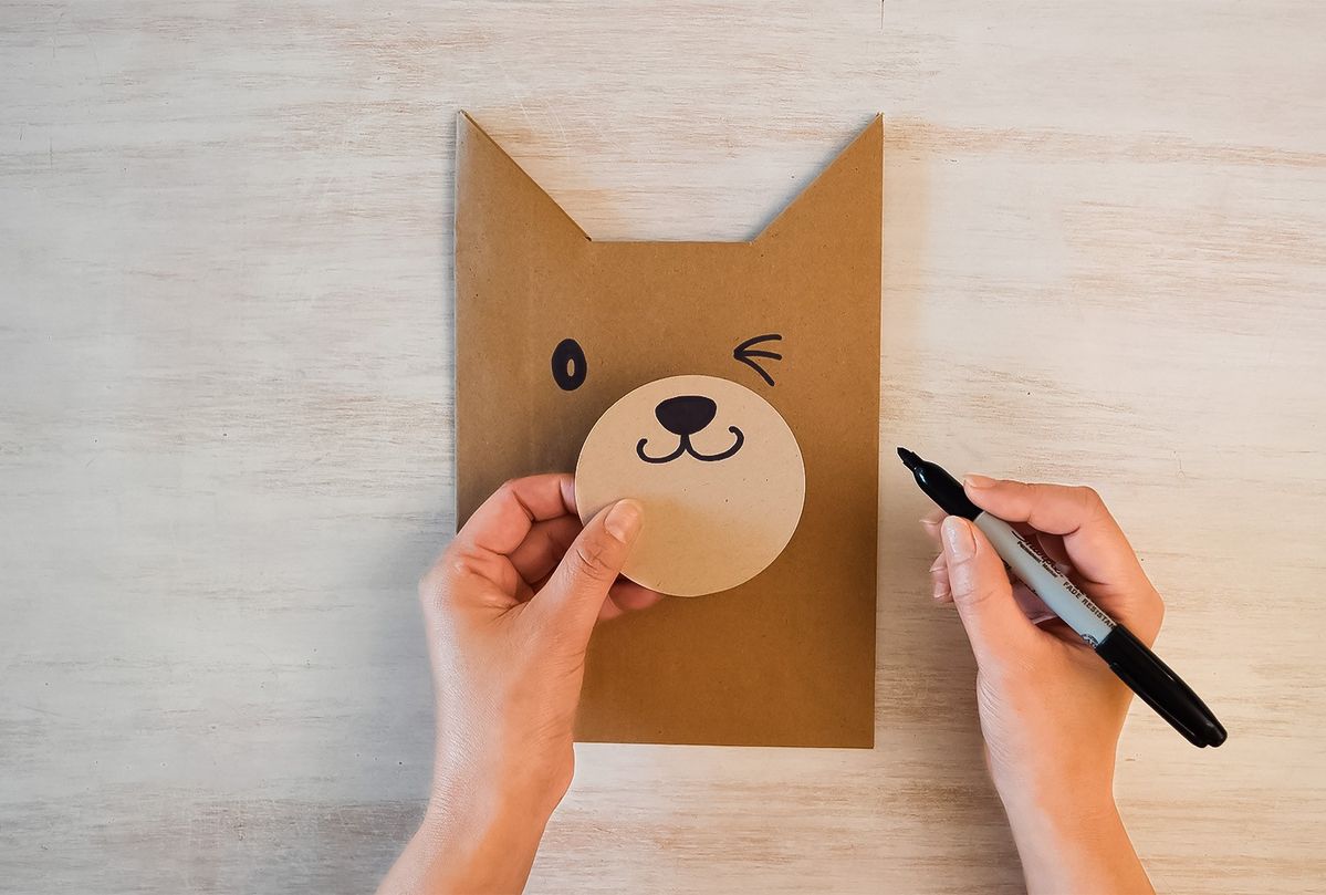 あまった紙袋を使ったラッピングのアイデア