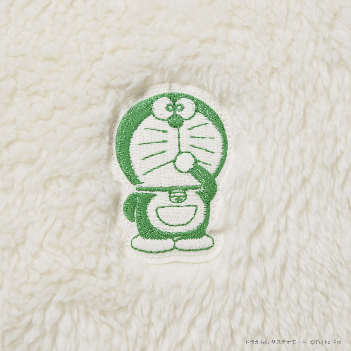 ファーリーフリースフルジップジャケットのワンポイント