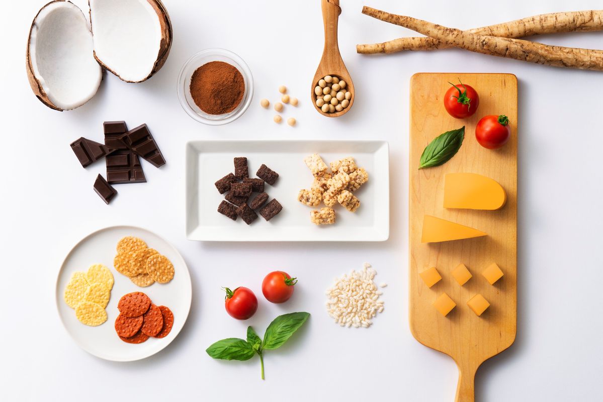 jeRizの商品と原材料を並べた様子