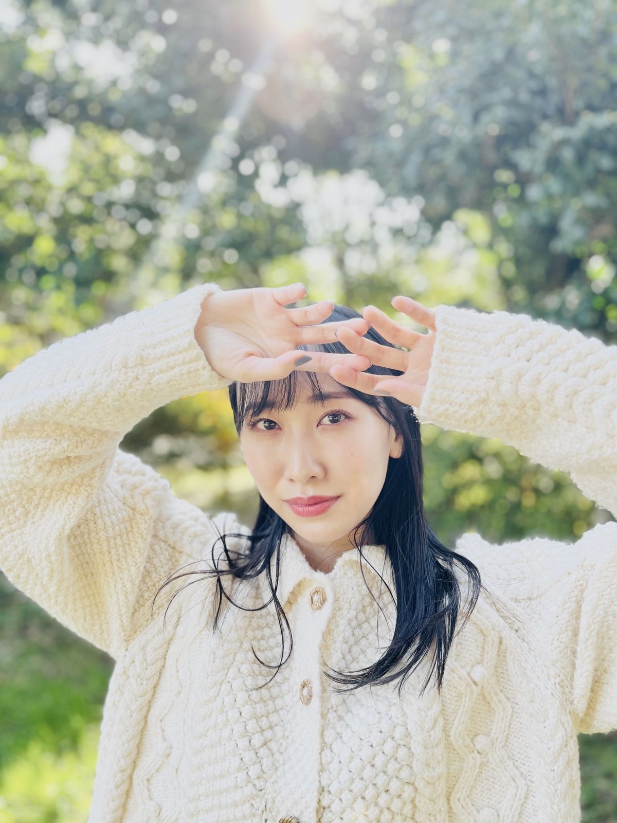 仁藤萌乃さんのアーティスト写真