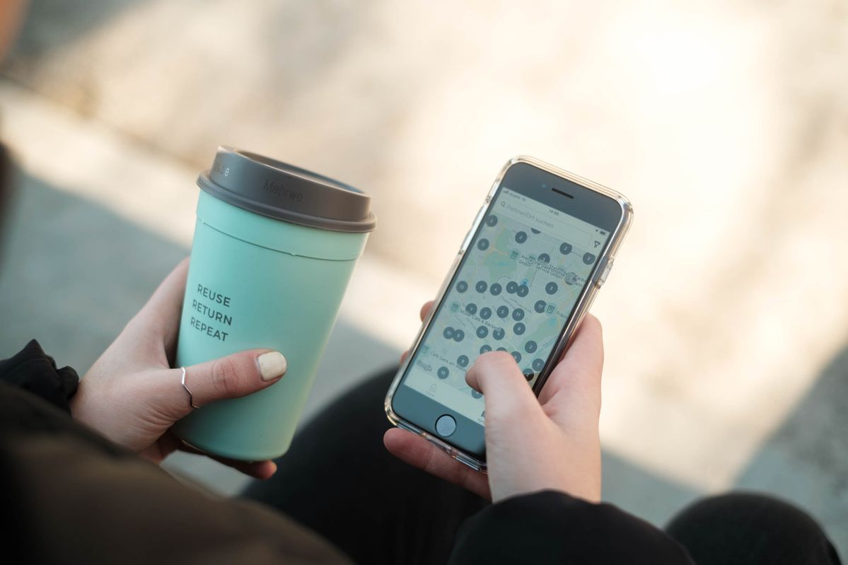 アプリを使えば、簡単にRECUPの提携店を見つけることができる