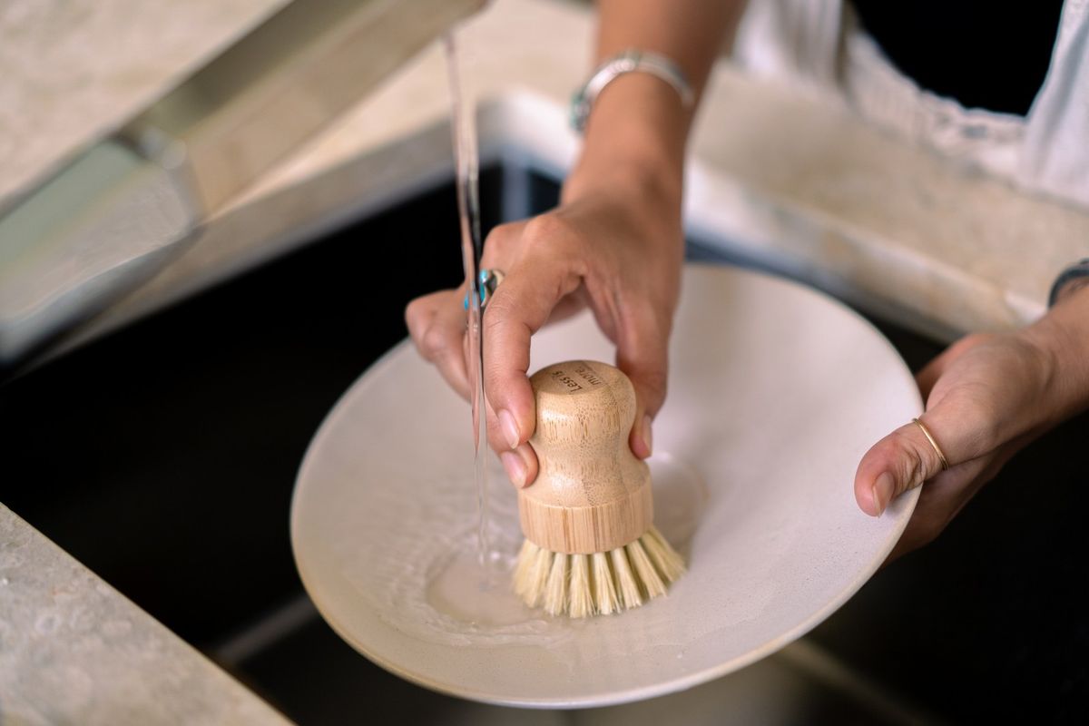 サイザル麻でできた食器洗い用ブラシ