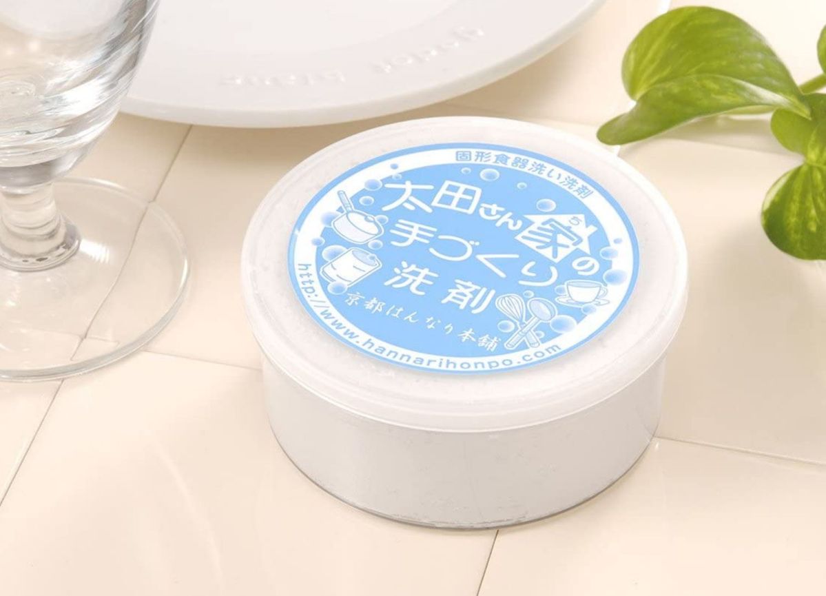 環境にやさしい食器用洗剤「京都はんなり本舗 太田さん家の手づくり洗剤」のパッケージ