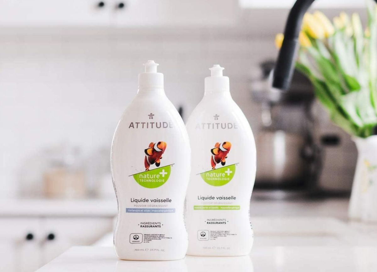 環境にやさしい食器用洗剤のアティチュード ディッシュウォッシングのボトル
