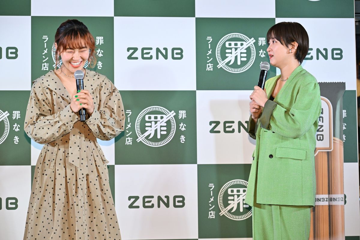 イベントに登場した村上佳菜子とサーヤ