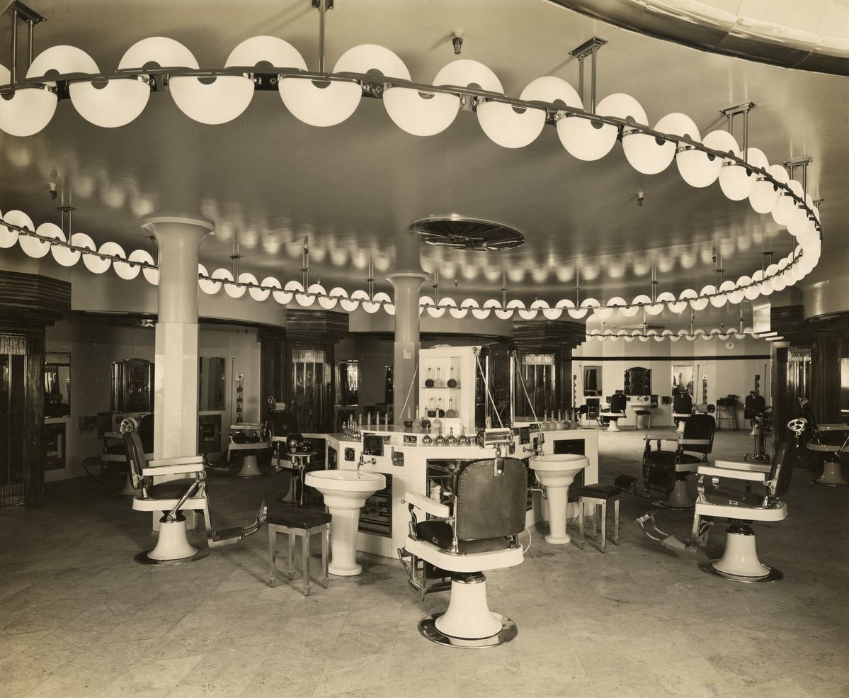 ロンドンにあるユニクロのリージェントストリート店にかつてあった理髪店