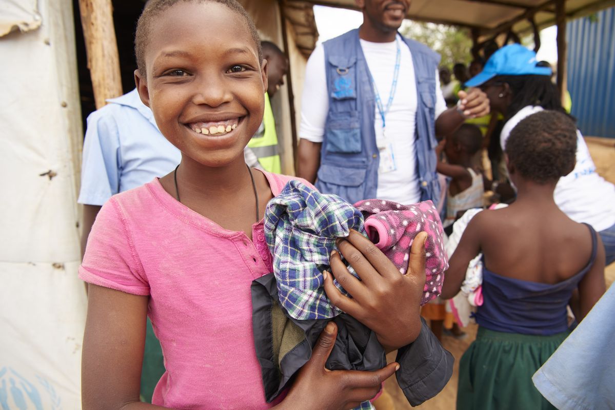 衣類を寄付するリユース活動