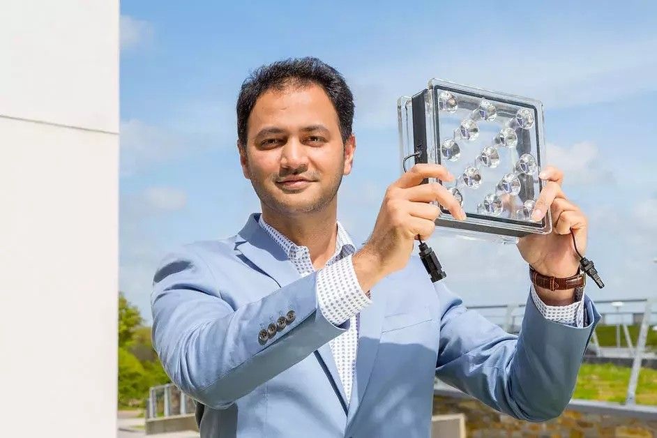 太陽光発電のできるガラスレンガ「Solar Squared」