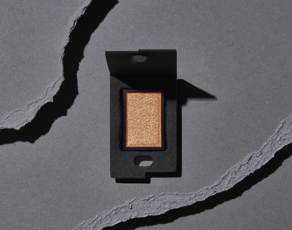 「ファインフォーミング パルプモード」を採用したセルヴォークのアイシャドウケース