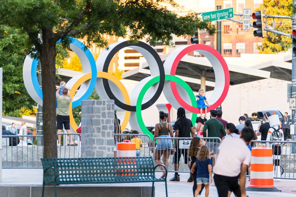 町中にあるオリンピックシンボル