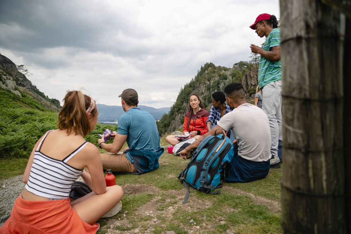 ハイキングをする人たち