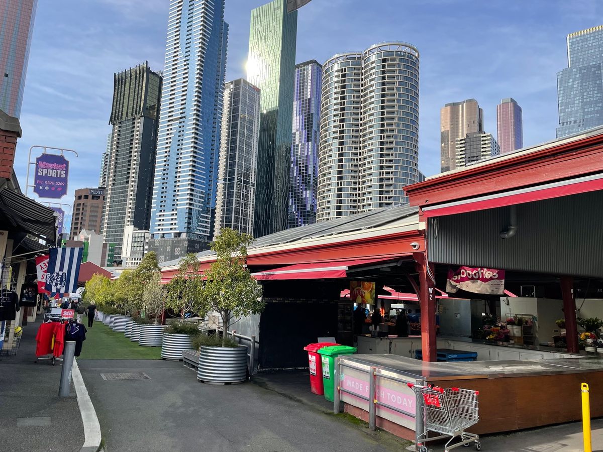 オーストラリア「クイーンズ・ビクトリア・マーケット」の屋根に設置されたソーラーパネル