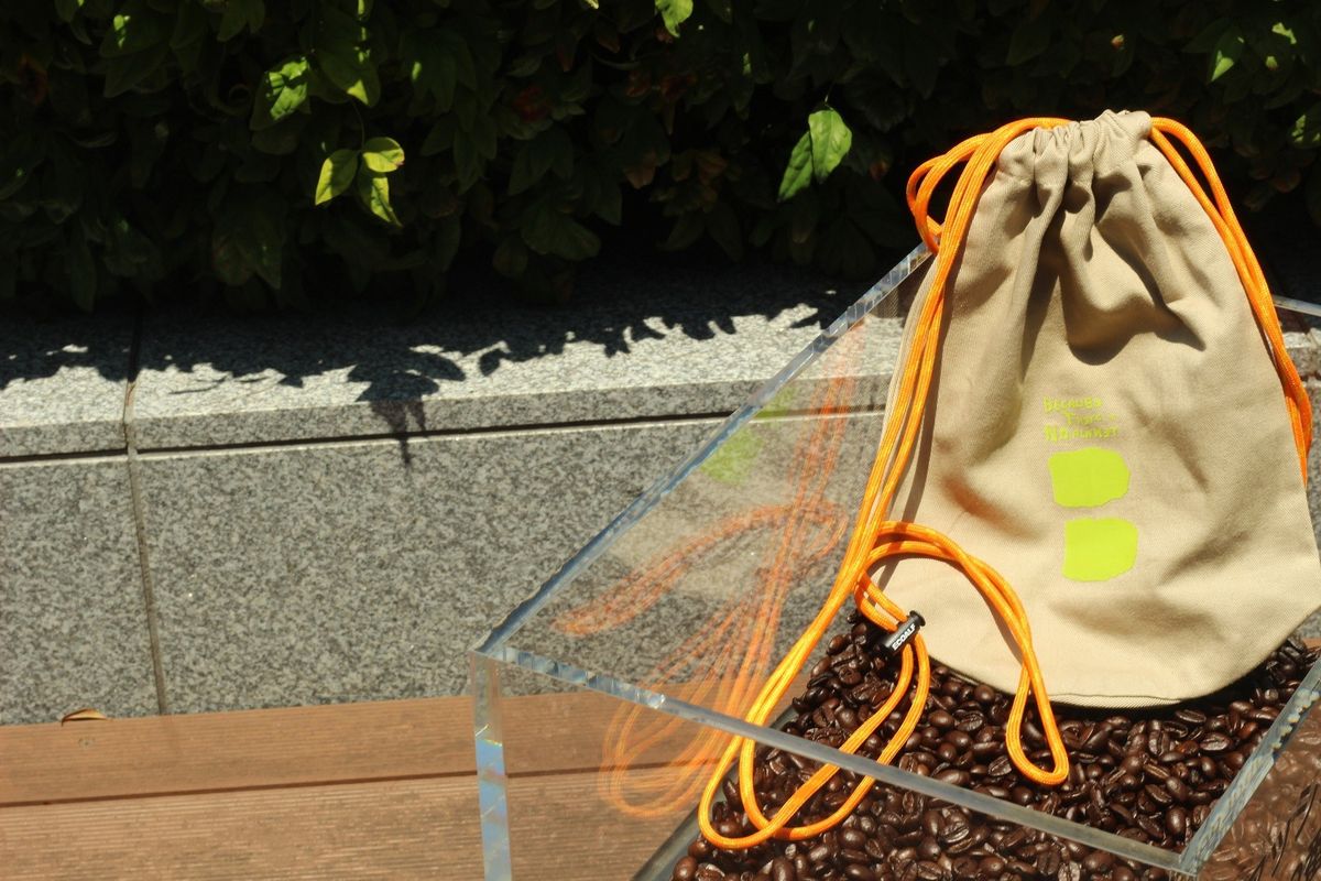 コーヒー染めアップサイクルサコッシュ