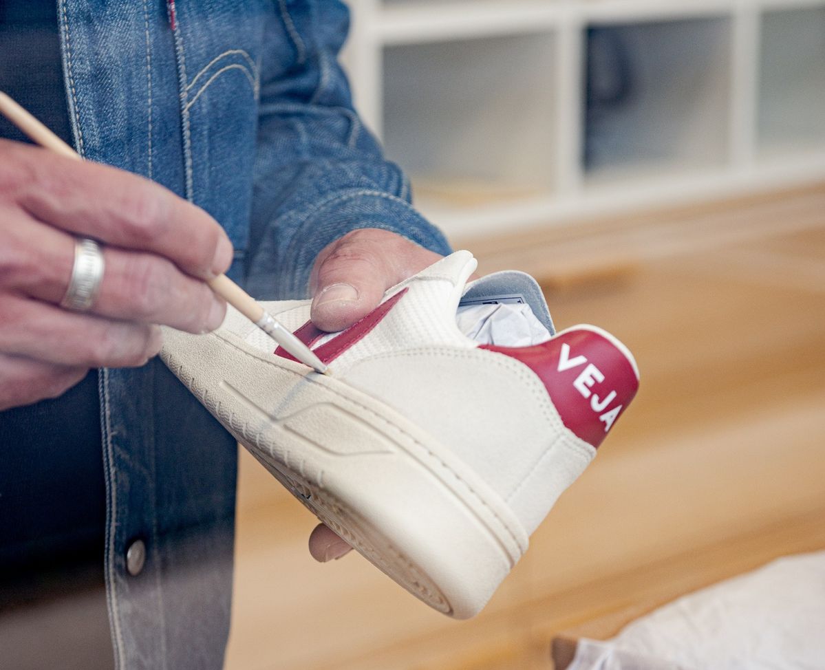 2005年にフランスで誕生したサステナブルなスニーカーブランド「VEJA」(ヴェジャ)