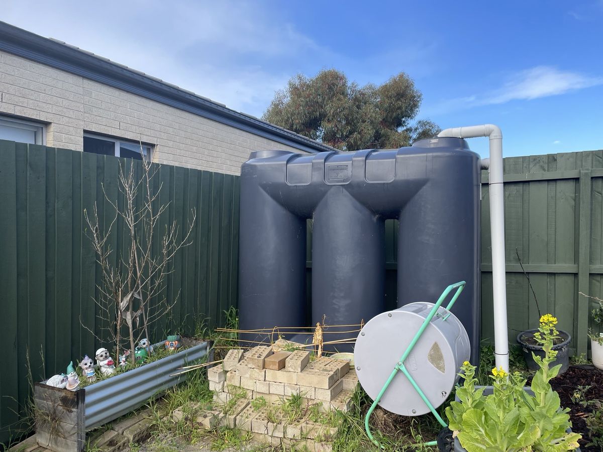 庭先にあるウォータータンク