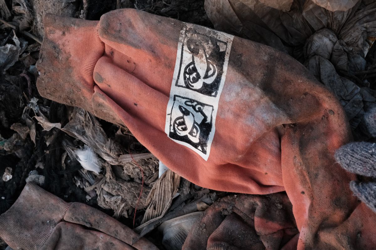 廃棄された洋服