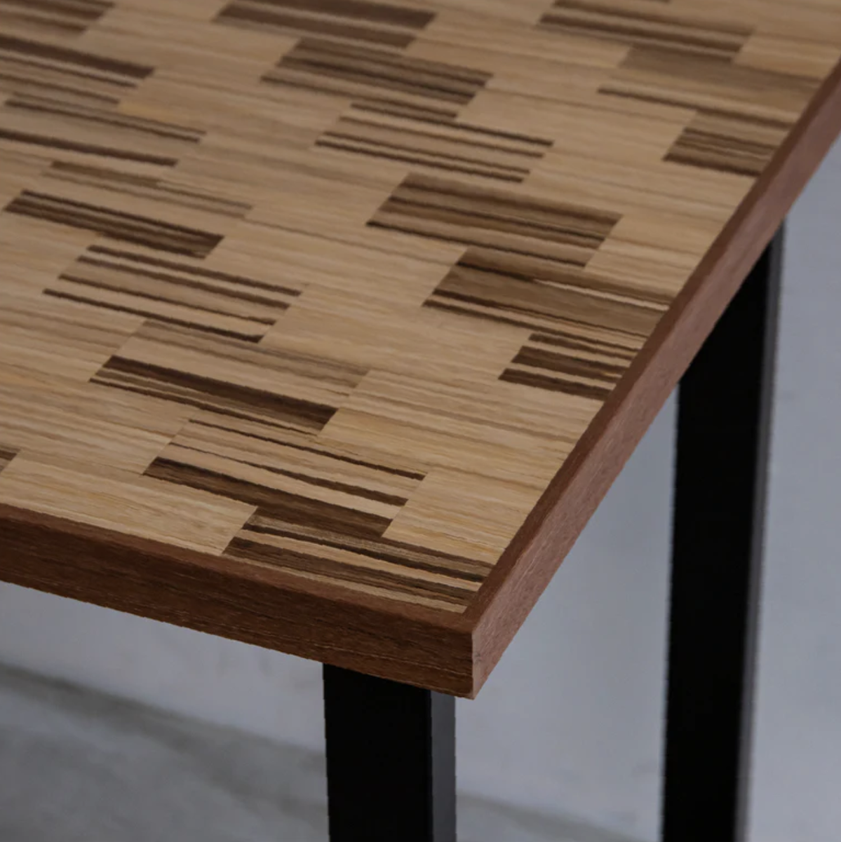 TAKEZEN TABLE