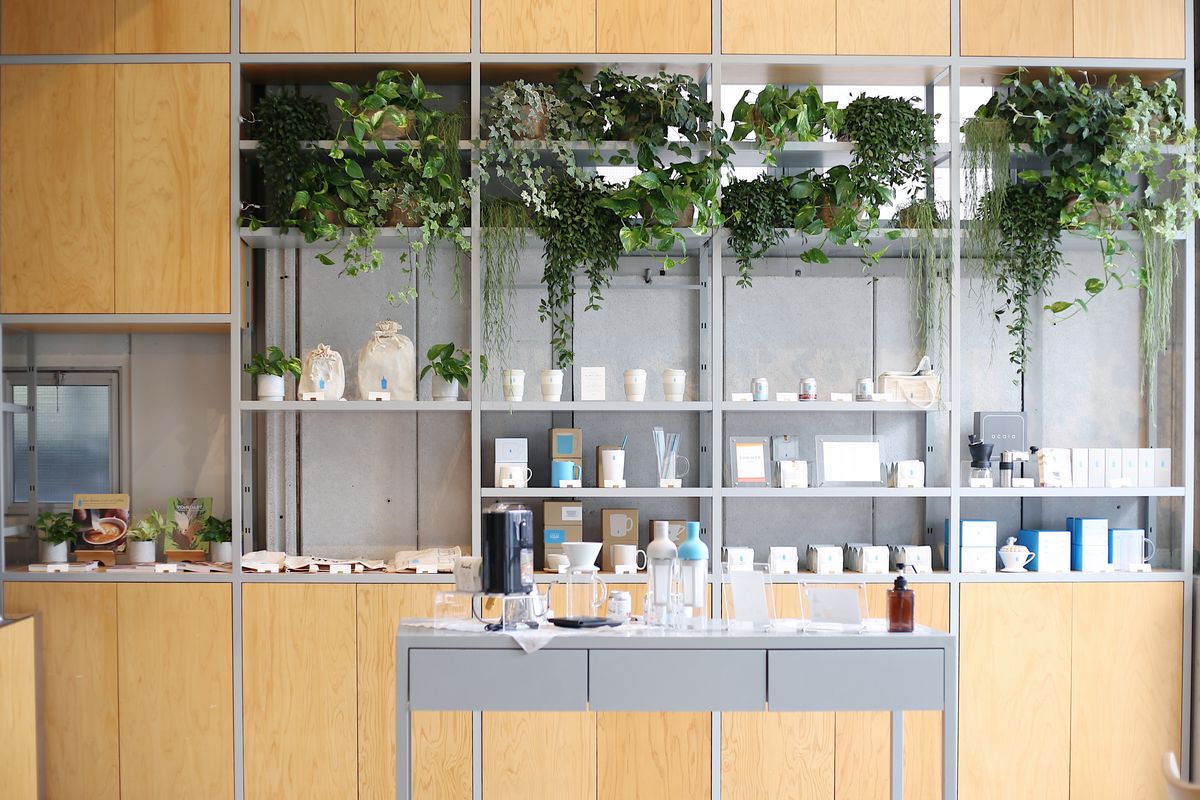 ブルーボトルコーヒー 中目黒カフェの店内