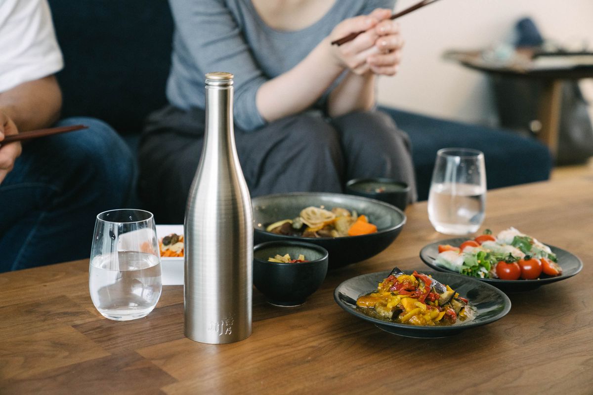 テーブルに置かれたカヨイ