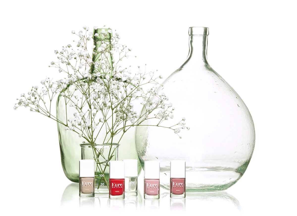 花瓶とネイル４色