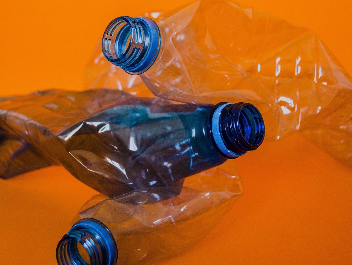 リサイクルされるペットボトル