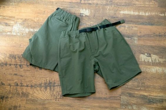 カーキのハーフパンツ