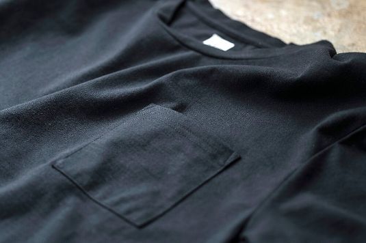 Tシャツの胸ポケット