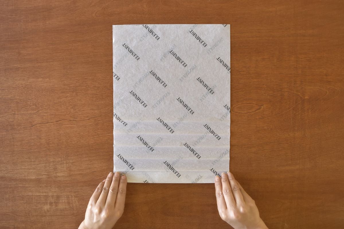 プリーツを活かしたラッピングの工程