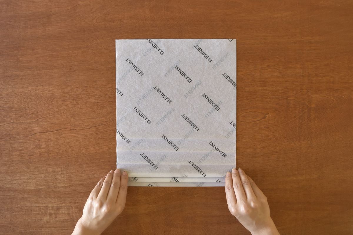 プリーツを活かしたラッピングの工程