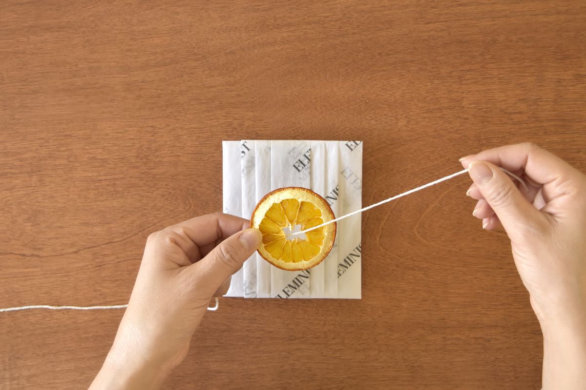 ドライオレンジを使ったエコなラッピングのアイデア