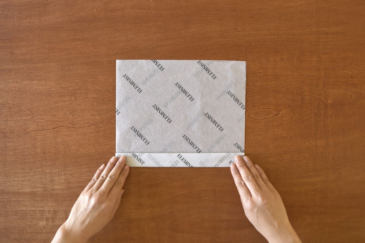 プリーツを活かしたラッピングの工程