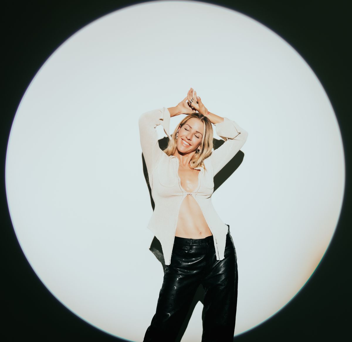 シンガーソングライターのエリー・ゴールディング