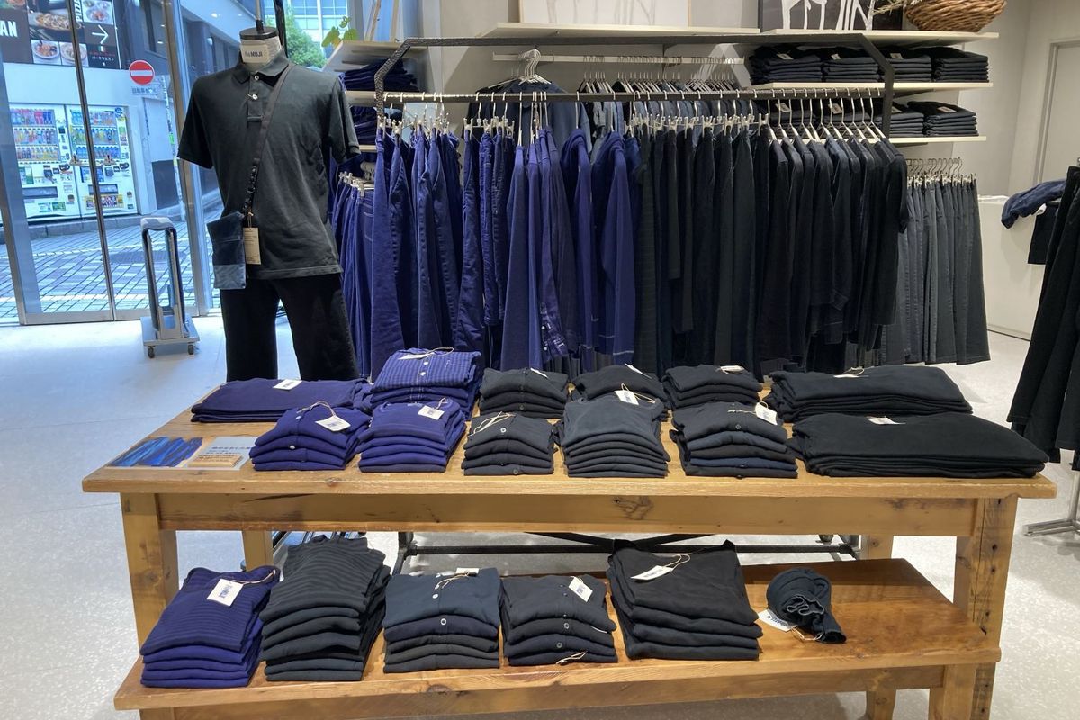 無印良品の「染めなおした服」の売り場コーナー