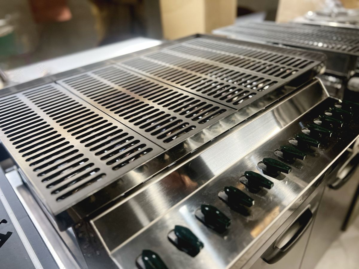 水素焼レストランicHiの水素焼きの調理器具