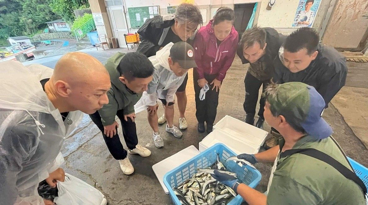 コミュニティメンバーの漁港視察