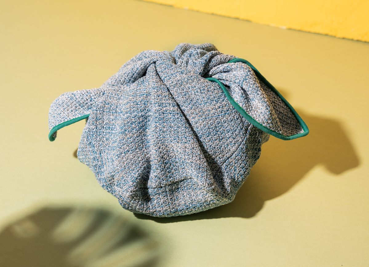 帝人フロンティア×ELEMINISTのコラボバッグ、ニオイ対策ができて可愛く衣類を包める「ECOPET® ニットバッグ」