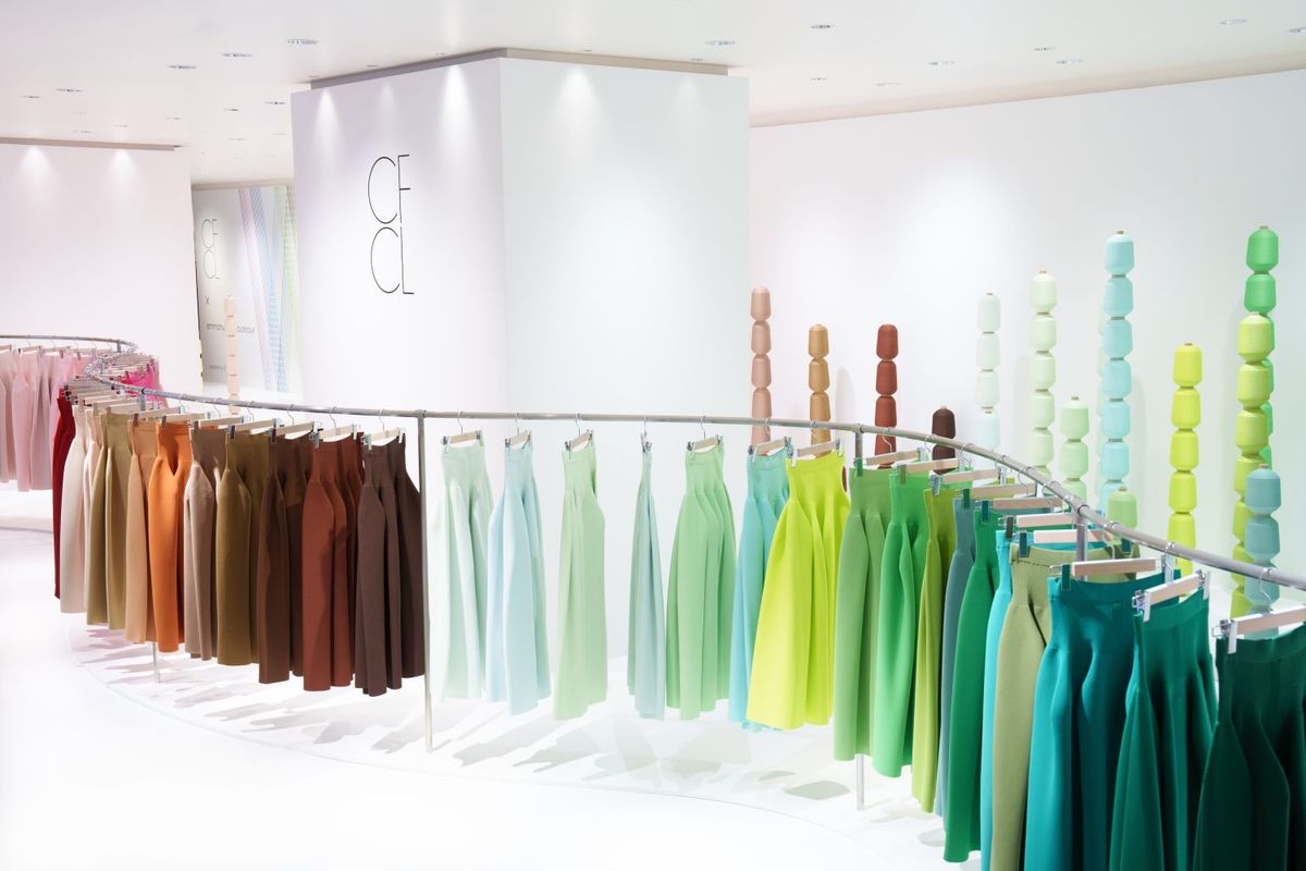 100色のニットアイテム