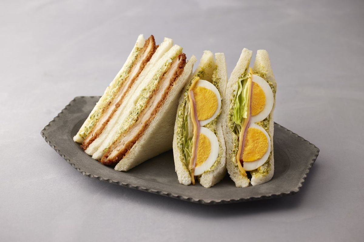 メルヘンのすじ青のり香る玉子ハムチーズサンド、すじ青のりタルタルたっぷりのサーモンフライサンド