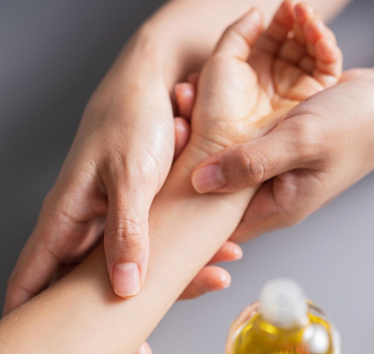 子どもや家族のアロママッサージにも使える「UNUA(ウヌア)」のオイル