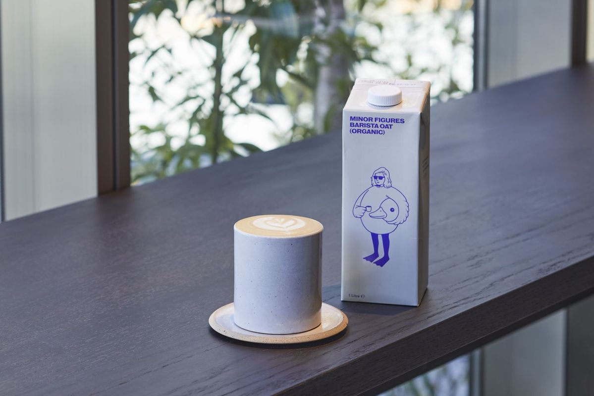 ブルーボトルコーヒーのコーヒーとオーツミルク