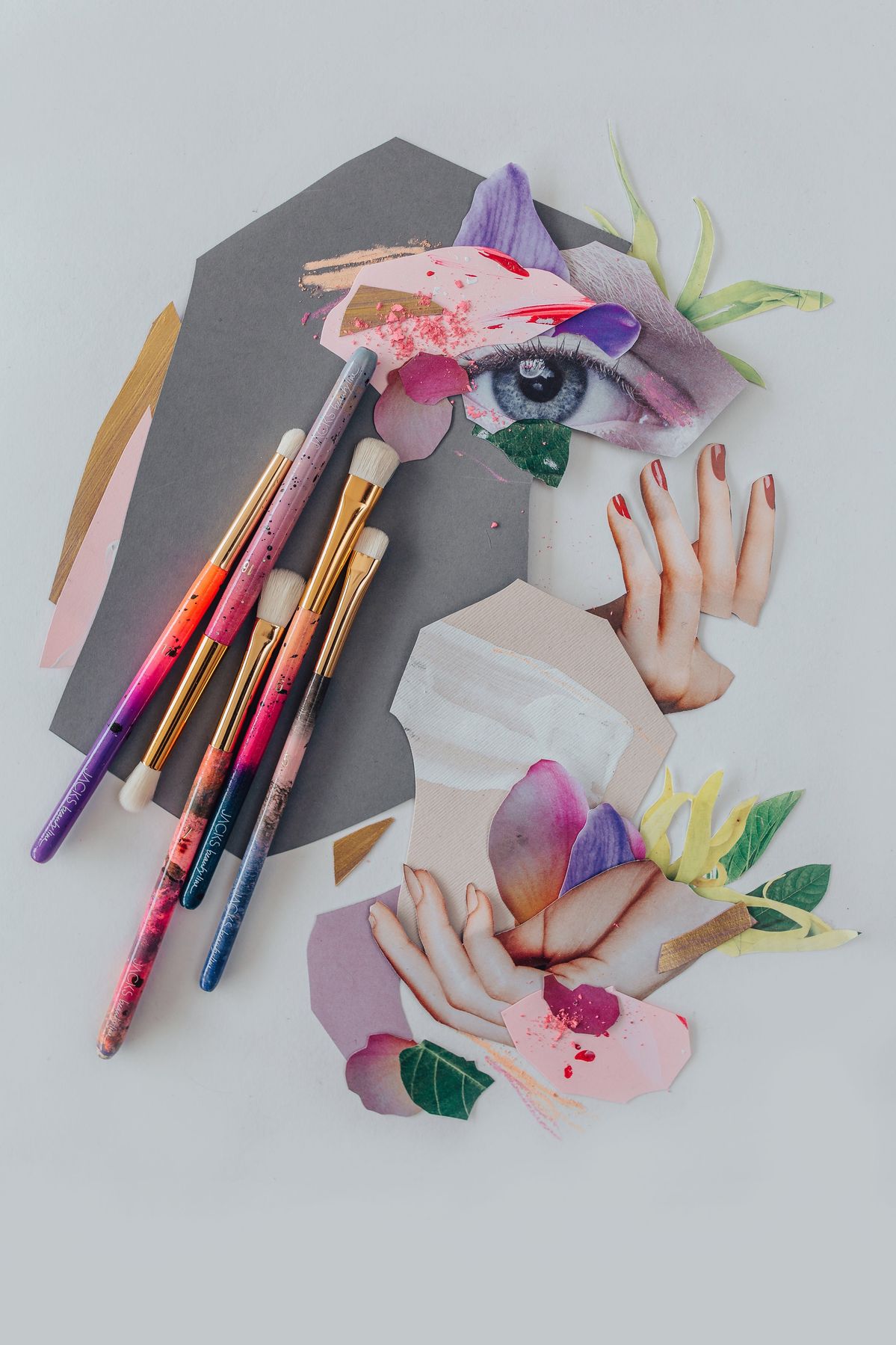 ブラシとアートを表現したビジュアル