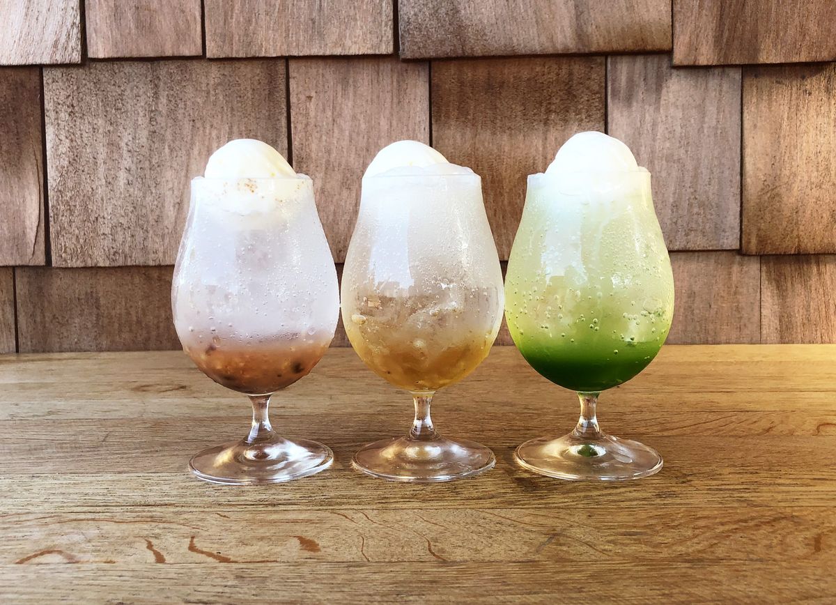 3種の季節フルーツやハーブのクリームソーダ