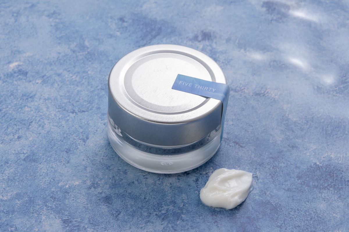 サキュレアクト「FIVE THIRTY」のナイトケアクリーム