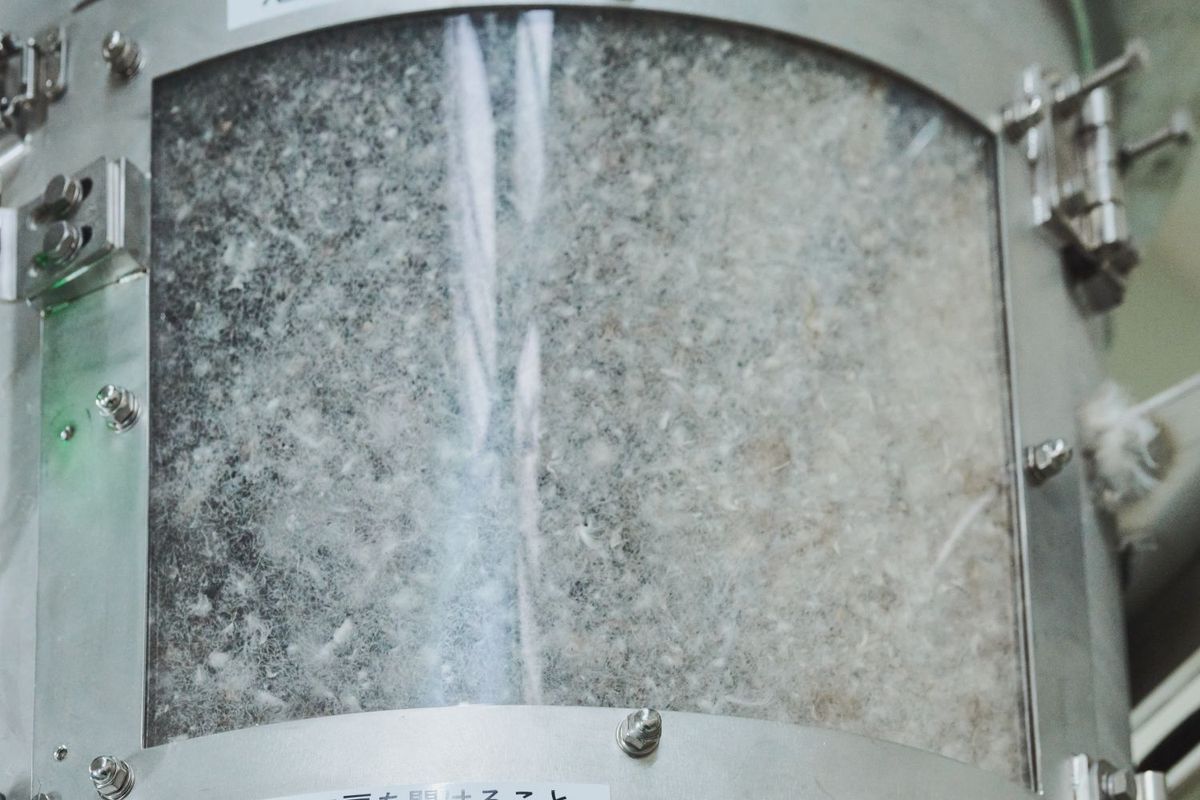 ユニクロのリサイクルしたダウン(分離機)