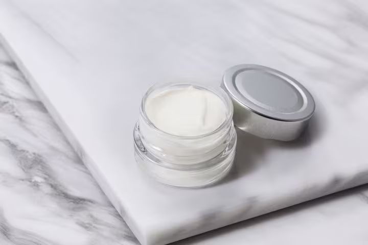 サキュレアクト「FIVE THIRTY Night-care cream」