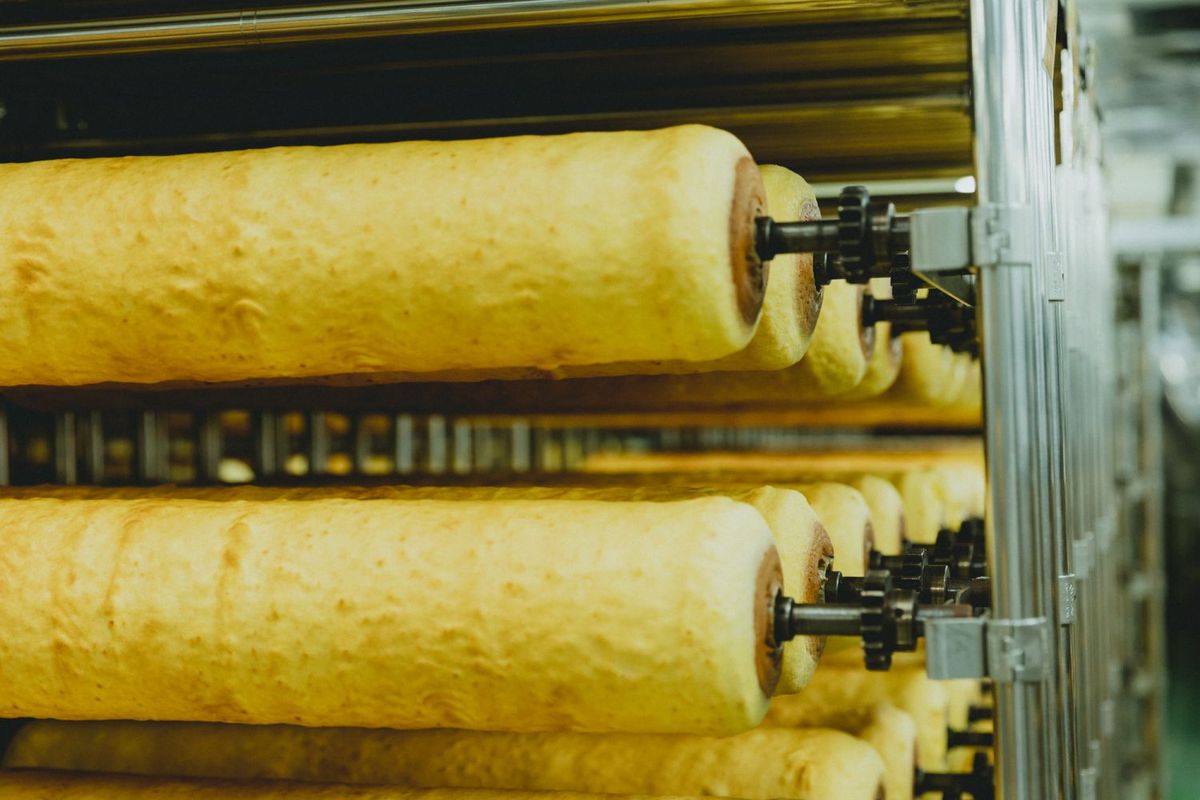 製造中のバウムクーヘンの写真