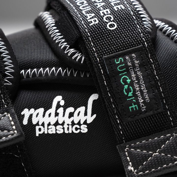 ☆値下げしました☆新品未使用☆suicoke☆ファーサボ☆ブラック☆ セール】MOTO-PUFFab - Black（サンダル）｜SUICOKE（スイコック