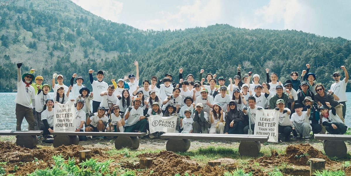 国立公園内でのツアーとボランティアをかけ合わせたPARKS PROJECTのエコツアーの様子